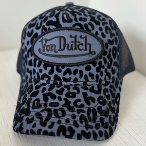 NWT Von Dutch Limited Blueberry Cheetah Velvet Crush Trucker Hat - Adjustable